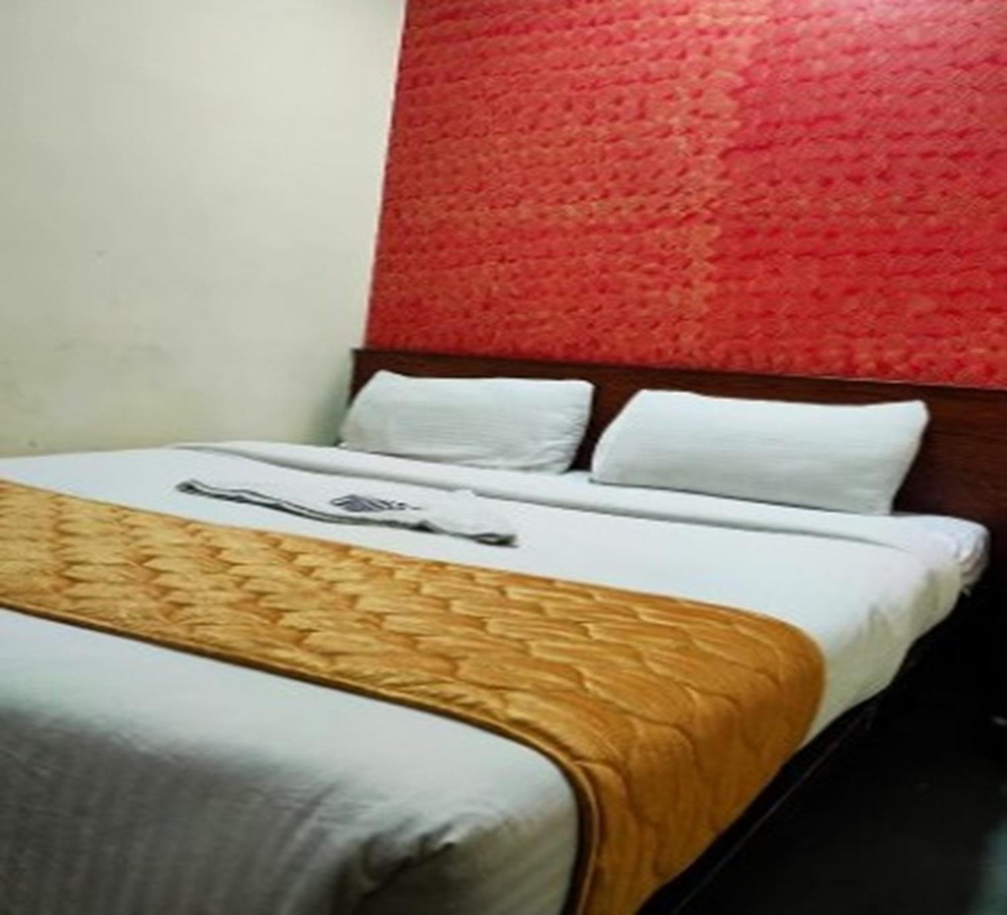Sai Leela Near Airport * Mumbai